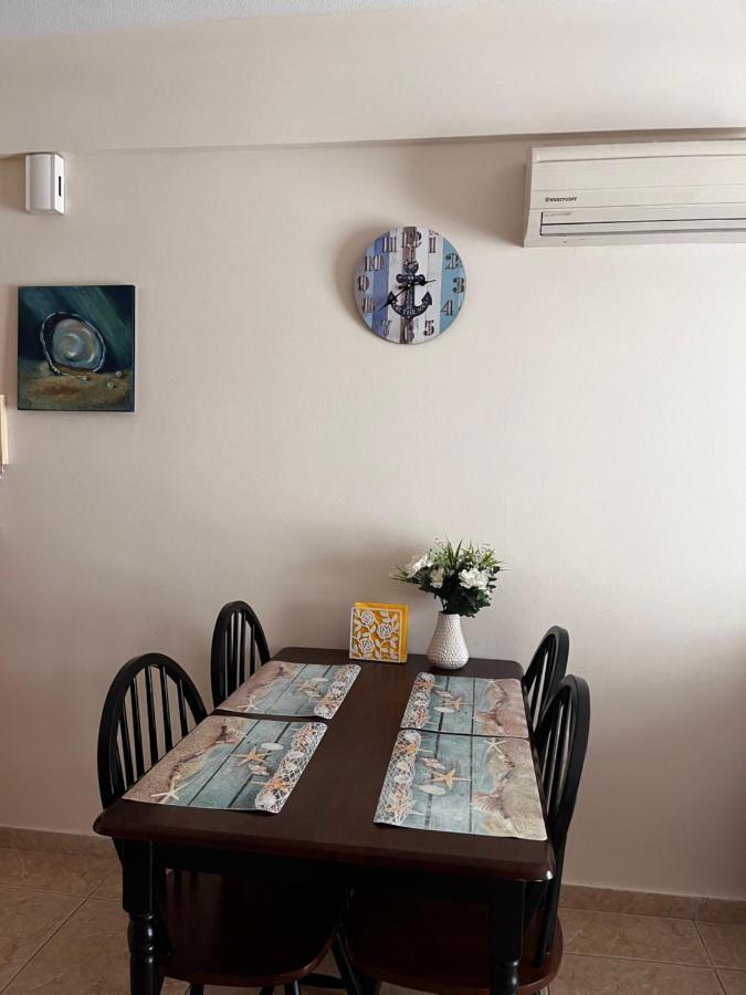 Makenzy Apartment Larnaca Exterior photo